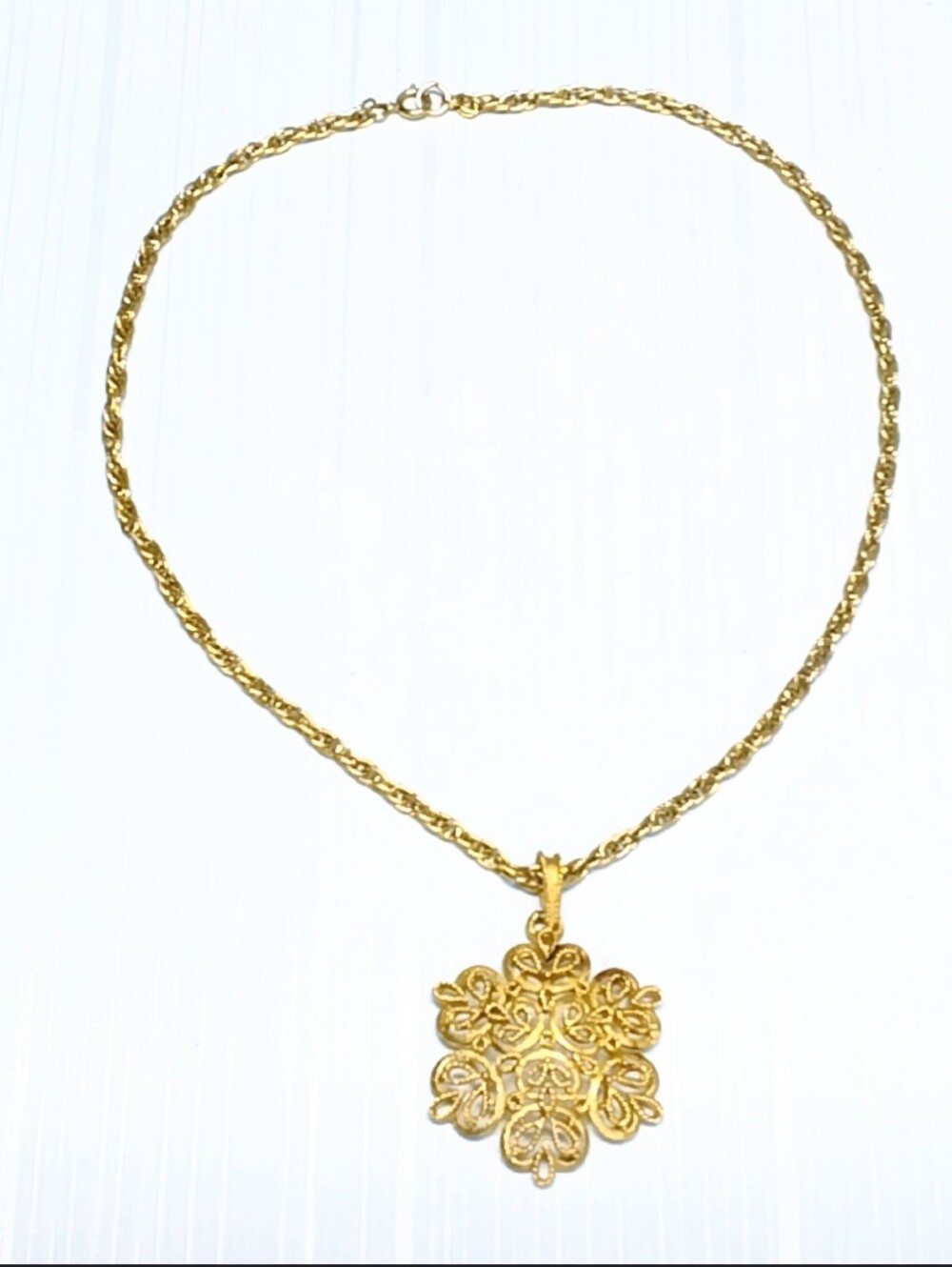 Trifari Gold Filigree Pendant with Twisted Rope Chain - Picture 10 of 11